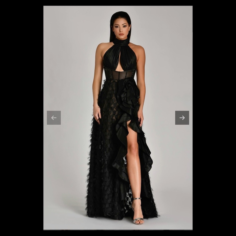 Alfabeta black gown,